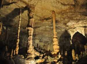 anglehozary cave